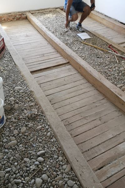 Matthias Brummer Dachausbau zum Wohnraum – Zustand vor der Sanierung, Bild 5 – Innenausbau Landshut