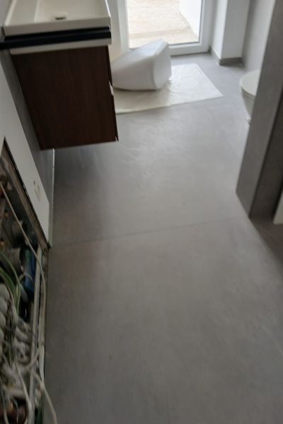 Matthias Brummer Modernes Graubad – Fertiggestelltes Ergebnis, Bild 3 – Haussanierung Region Landshut