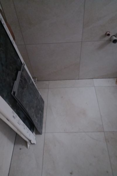 Matthias Brummer Modernes Graubad – Zustand vor der Sanierung, Bild 2 – Innenausbau Landshut