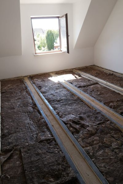 Matthias Brummer Dachausbau zum Wohnraum – Zustand vor der Sanierung, Bild 4 – Innenausbau Landshut