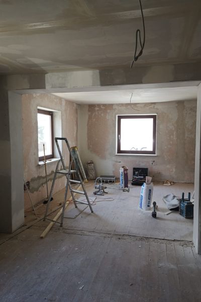 Matthias Brummer Dachausbau zum Wohnraum – Zustand vor der Sanierung, Bild 2 – Innenausbau Landshut